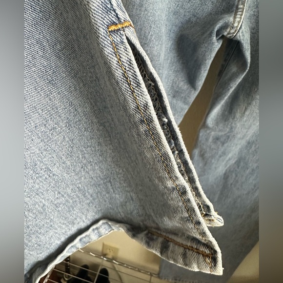 PrettyLittleThing Plus Size 16. Light Wash Split Hem Jeans - Picture 9 of 11